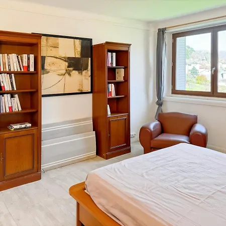 Сasa de vacaciones La Maison Des Hortensias Vic-sur-cere, 10 Pers Vic-sur-Cère