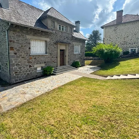 La Maison Des Hortensias Vic-sur-cere, 10 Pers *