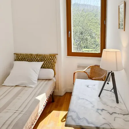 La Maison Des Hortensias Vic-sur-cere, 10 Pers Holiday home *
