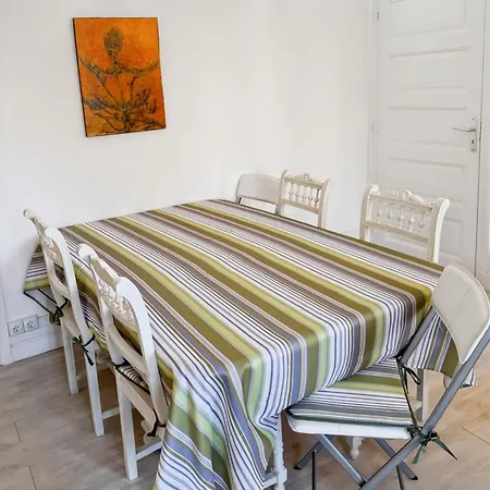 La Maison Des Hortensias Vic-sur-cere, 10 Pers