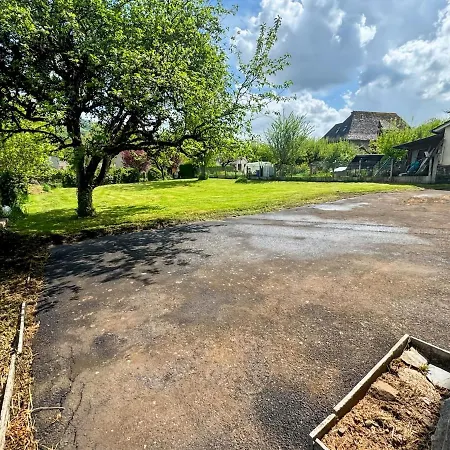 La Maison Des Hortensias Vic-sur-cere, 10 Pers