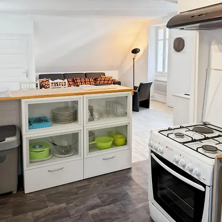 Сasa de vacaciones La Maison Des Hortensias Vic-sur-cere, 10 Pers