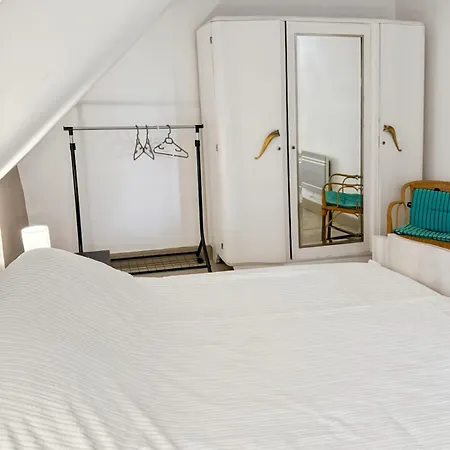 La Maison Des Hortensias Vic-sur-cere, 10 Pers Holiday home *