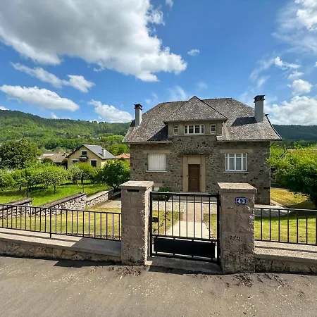 Сasa de vacaciones La Maison Des Hortensias Vic-sur-cere, 10 Pers *