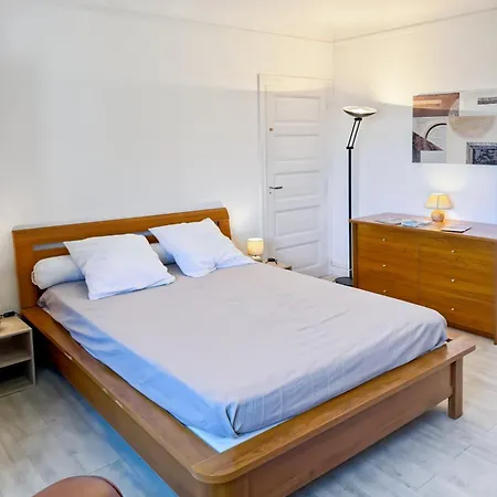 Сasa de vacaciones La Maison Des Hortensias Vic-sur-cere, 10 Pers Vic-sur-Cère