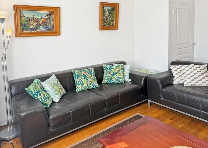 La Maison Des Hortensias Vic-sur-cere, 10 Pers Vic-sur-Cère