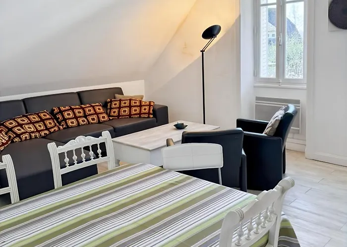 La Maison Des Hortensias Vic-sur-cere, 10 Pers Vic-sur-Cère