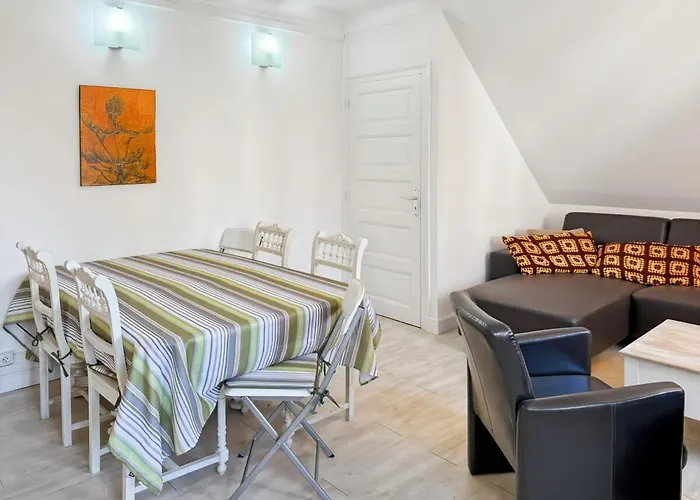 Feriehus La Maison Des Hortensias Vic-sur-cere, 10 Pers *