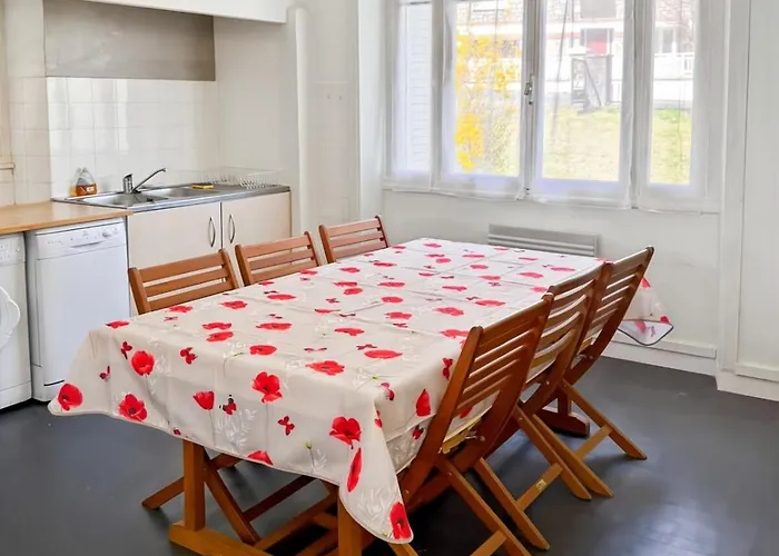 Feriehus La Maison Des Hortensias Vic-sur-cere, 10 Pers