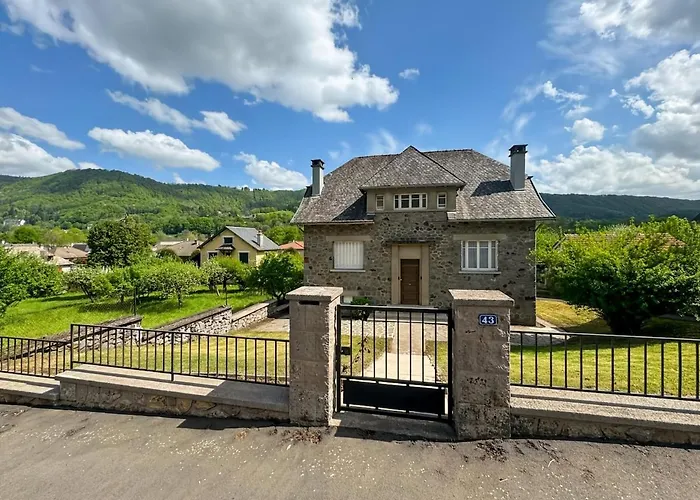 Feriehus La Maison Des Hortensias Vic-sur-cere, 10 Pers *