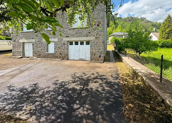 Feriehus La Maison Des Hortensias Vic-sur-cere, 10 Pers