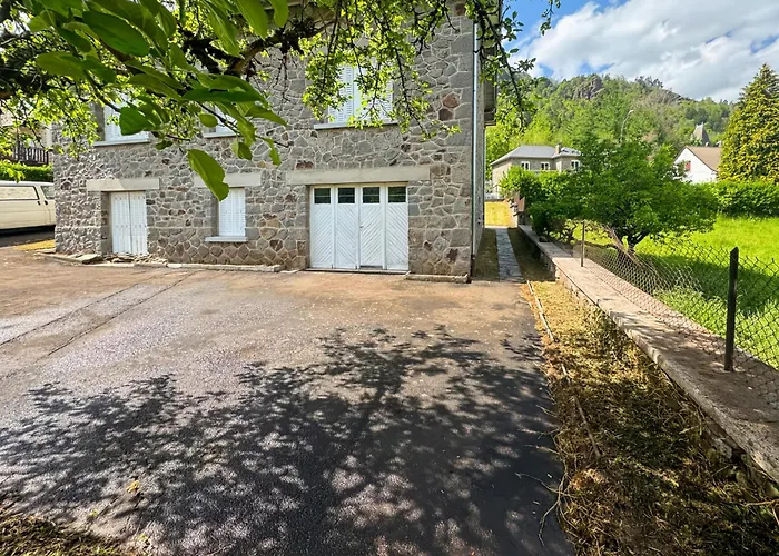 Feriehus La Maison Des Hortensias Vic-sur-cere, 10 Pers